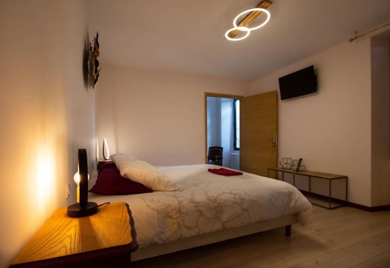 Au Bouchon Hotel Saint-Aigulin Luaran gambar
