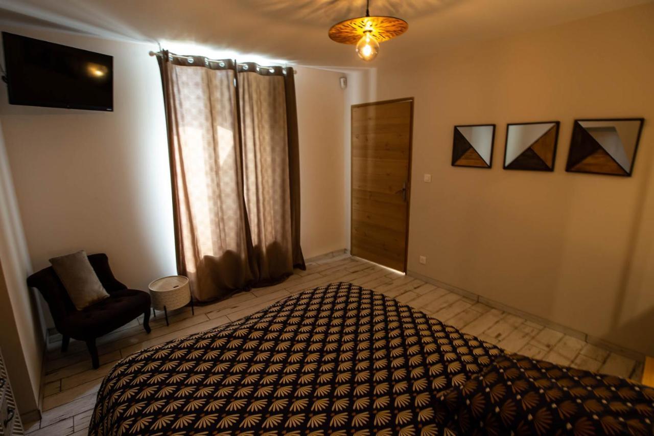 Au Bouchon Hotel Saint-Aigulin Luaran gambar